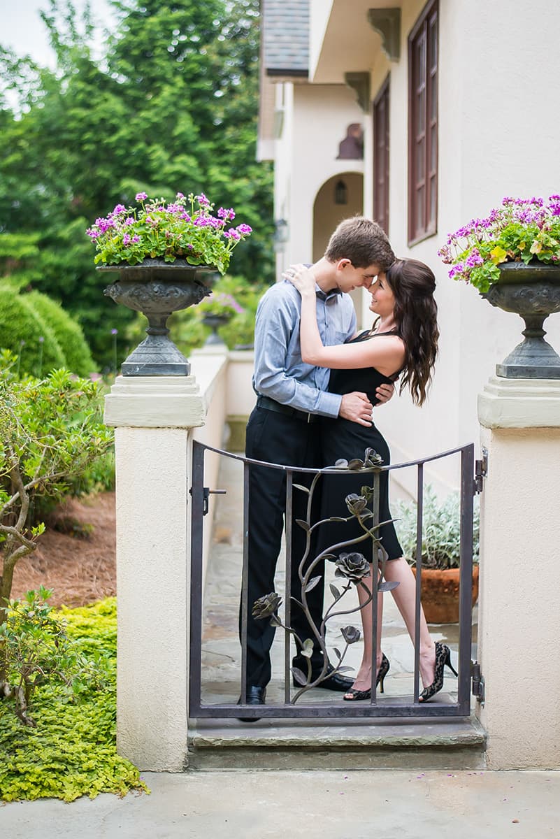 Wedding photographer in Spartanburg, SC | engagement pictures at villa